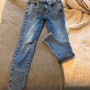 American Eagle Outfitters Light Blue High-Rise Skinny Jeans with Knee Rips